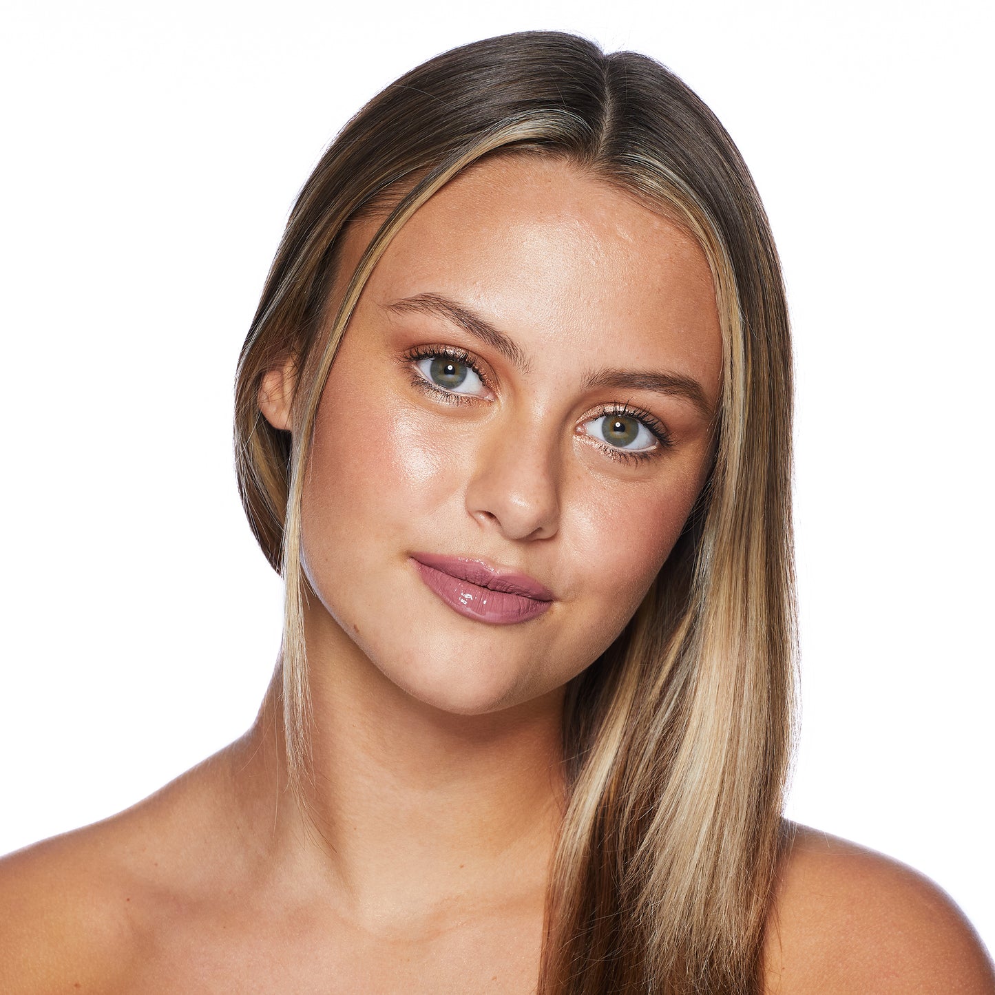 Plaža Nude Gloss Finish - The Mirror Shine Liquid Lipstick