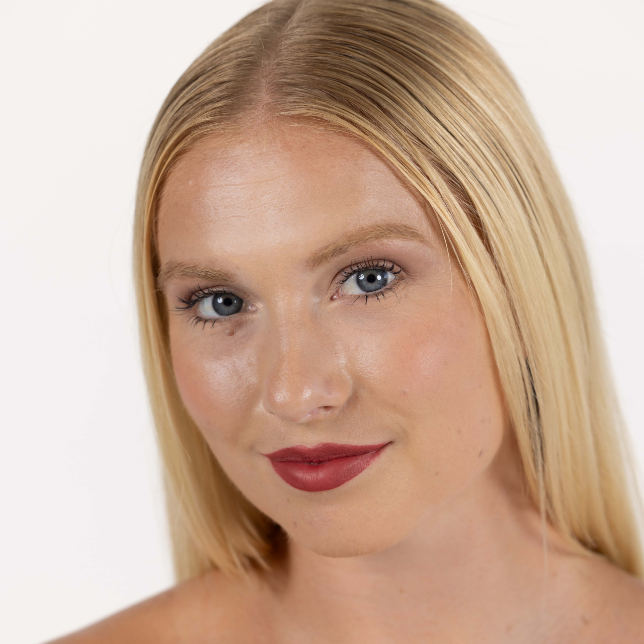 Lijepo Plum Gloss Finish - The Mirror Shine Liquid Lipstick