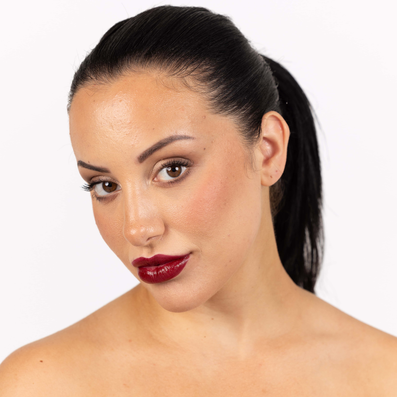 Ljubav Wine Gloss Finish - The Mirror Shine Liquid Lipstick