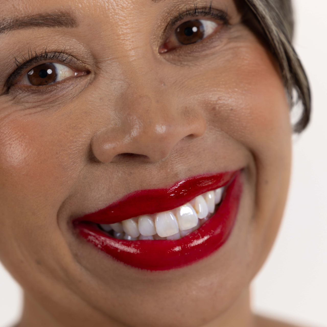 Stalno Crimson Gloss Finish - The Mirror Shine Liquid Lipstick